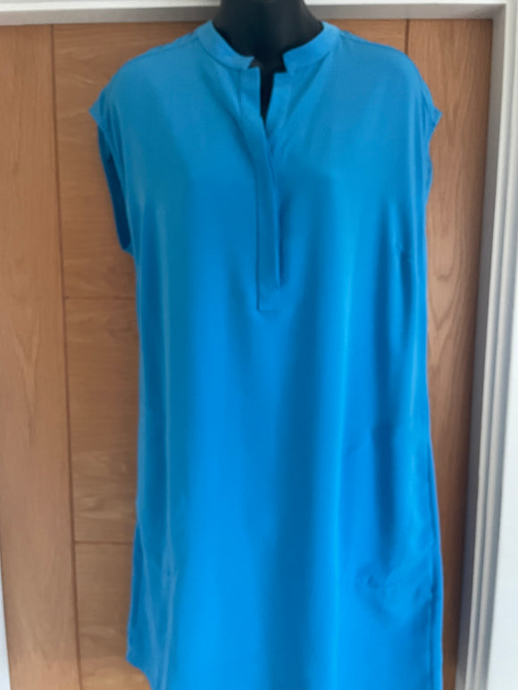 Sleeveless V Neck Dress with Pockets