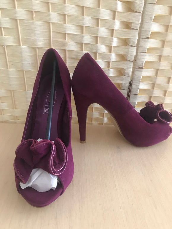 Raspberry Peep Toe Court Shoes in Various Sizes - REDUCED